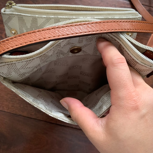 MK Cream Leather Crossbody Bag - Picture 6 of 8